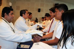 La Universidad Hipócrates realiza la 1a ceremonia de colocación de Batas