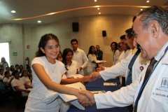 La Universidad Hipócrates realiza la 1a ceremonia de colocación de Batas