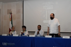 Presenta el Doctor Raúl Romero Cabello la cuarta edición de su libro "Microbiología y parasitología humana. Bases etiológicas de las enfermedades", ante estudiantes, docentes y autoridades del área de Ciencias de la Salud.