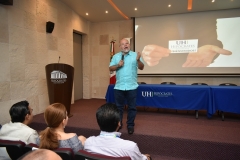 El Serviciólogo internacional Miguel Uribe, visitó la Universidad Hipócrates