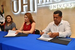 Signan convenio de colaboración H. Ayuntamiento De Coyuca De Benítez Y La Universidad Hipócrates.