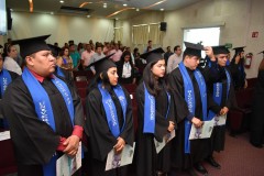 Egresan estudiantes de las Licenciaturas por especialidad