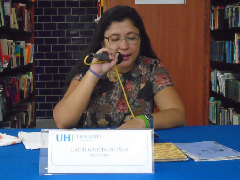 Presentación de la Escritora Lauri García Dueñas