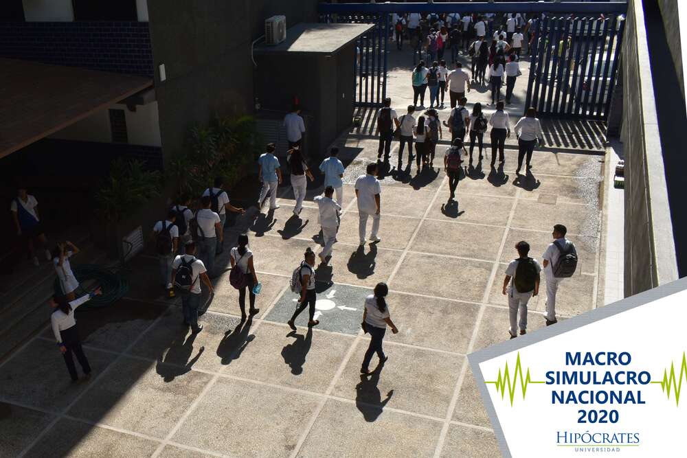 Macro simulacro de sismo en la Universidad Hipócrates