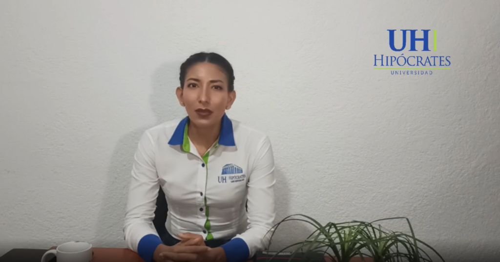 Persona hablando frente a cámara.