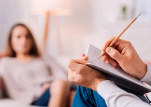 paciente en consulta psicológica.