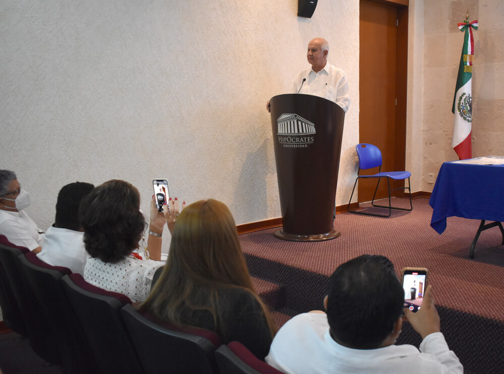 El Dr. Luis Díaz Mirón, presentó su libro: “Derecho del Trabajo Mexicano para el siglo XXI”