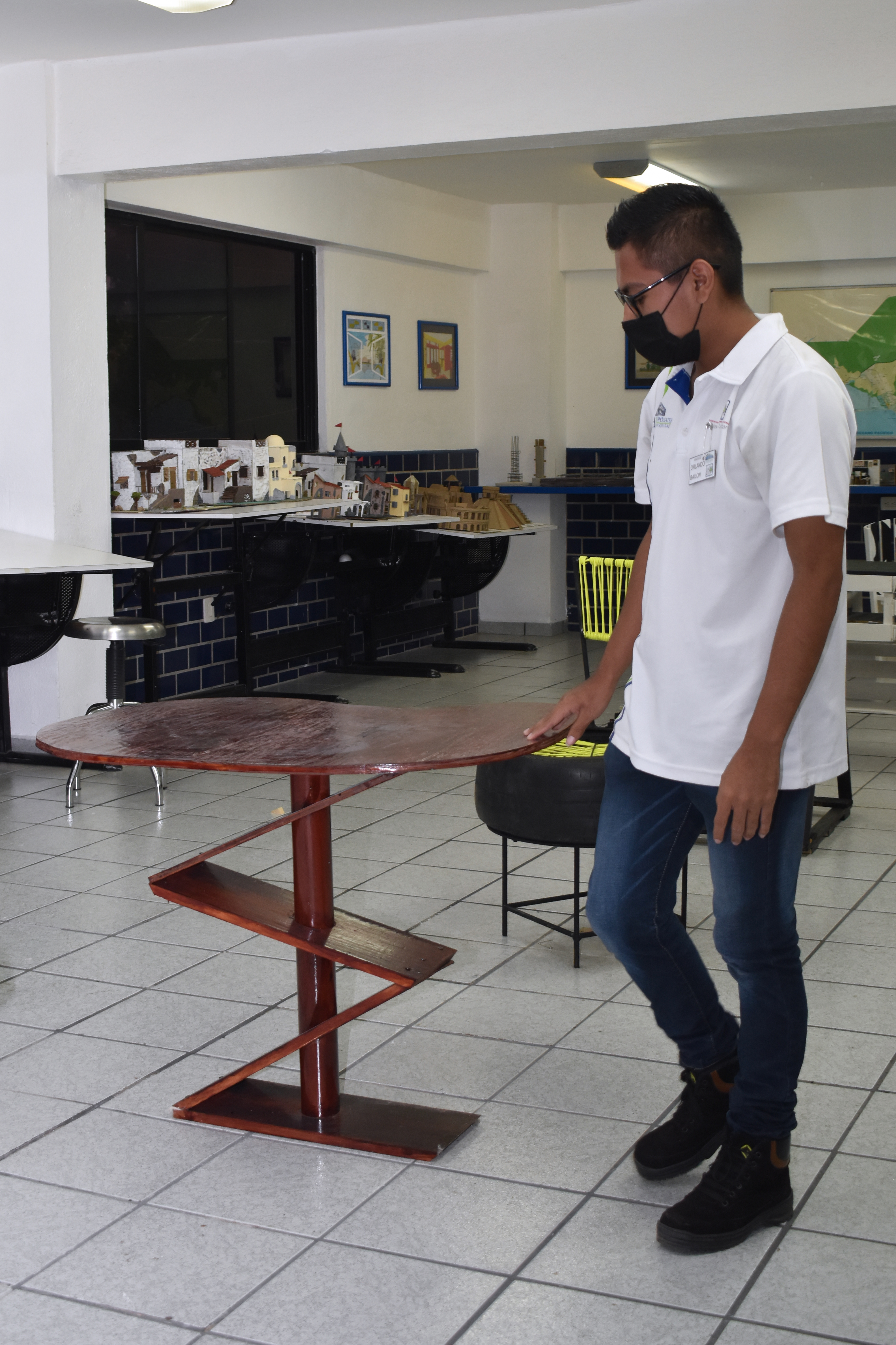 Presentación de proyectos mobiliarios de la licenciatura en arquitectura