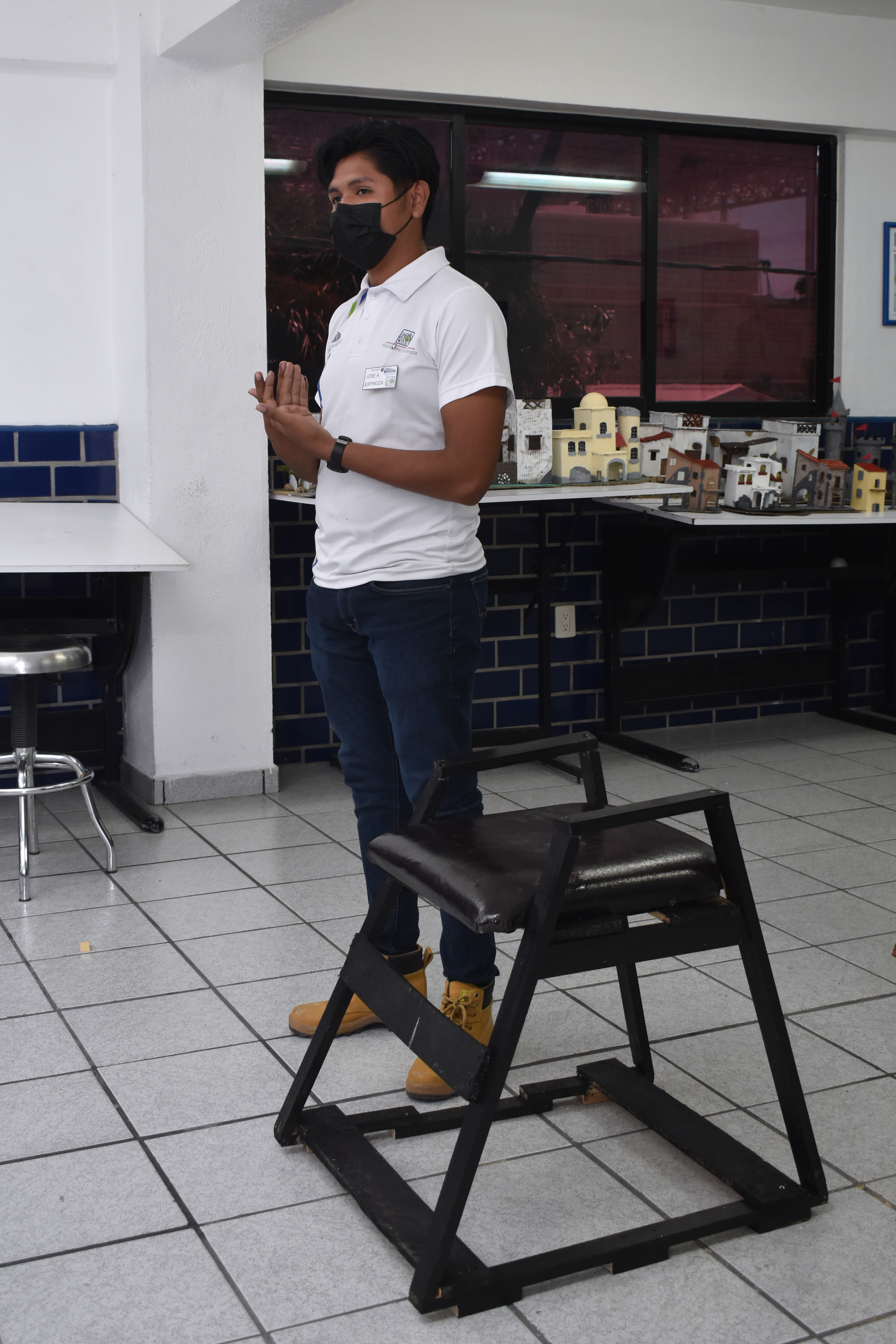 Presentación de proyectos mobiliarios de la licenciatura en arquitectura