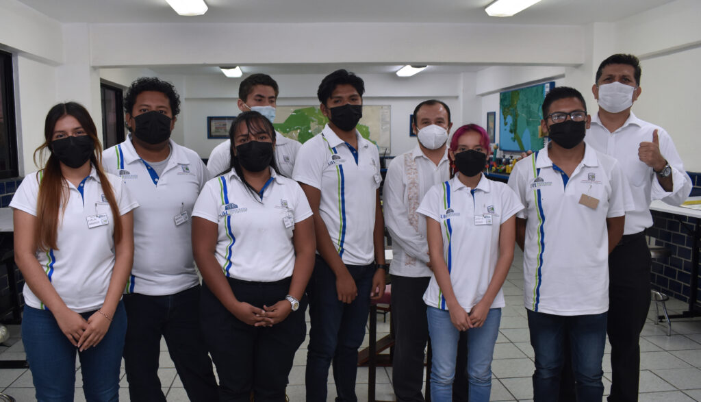 Presentación de proyectos mobiliarios de la licenciatura en arquitectura