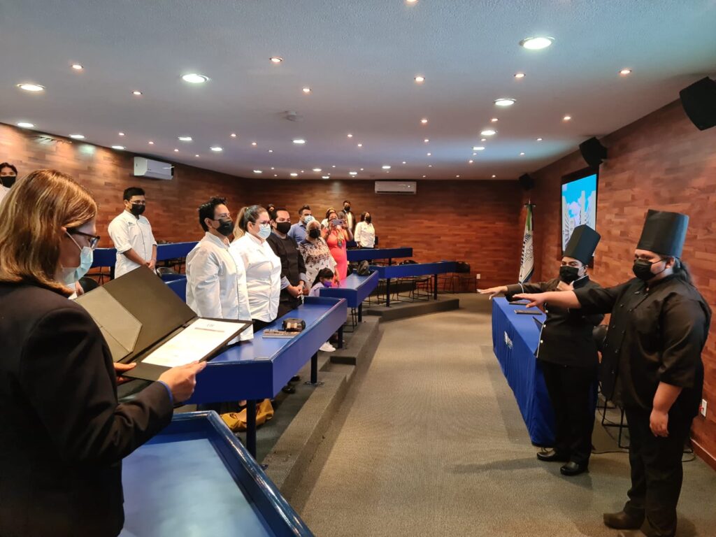 Examen profesional para obtener titulo de licenciada en gastronomía