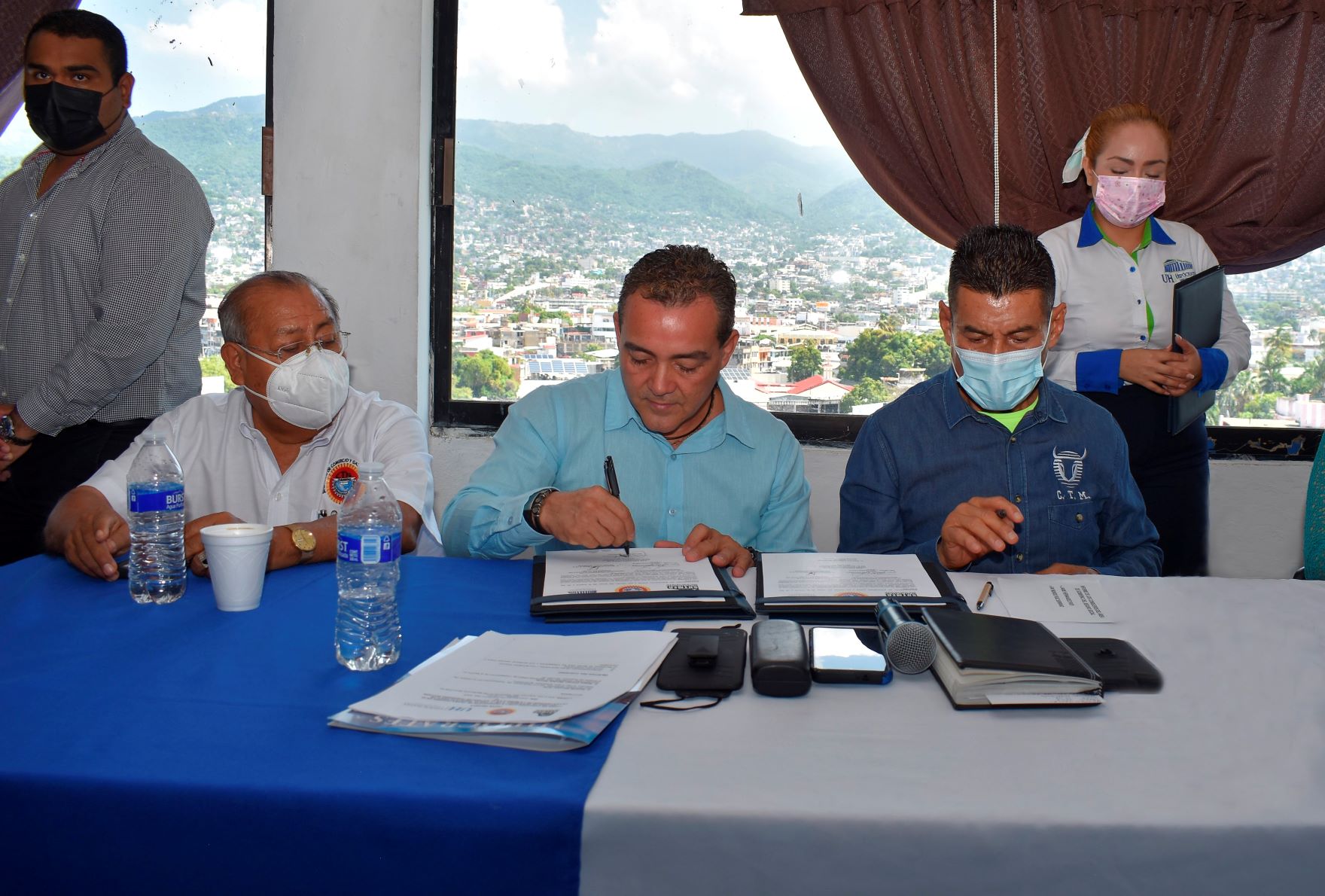 Firman convenio la Universidad Hipócrates y el Sindicato de Músicos del ...