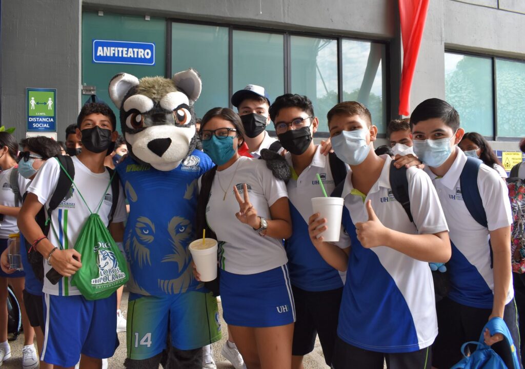 Bienvenida a estudiantes de nuevo ingreso en Universidad Hipócrates