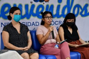 "Los movimientos de una mosca sobre el cristal de una ventana"