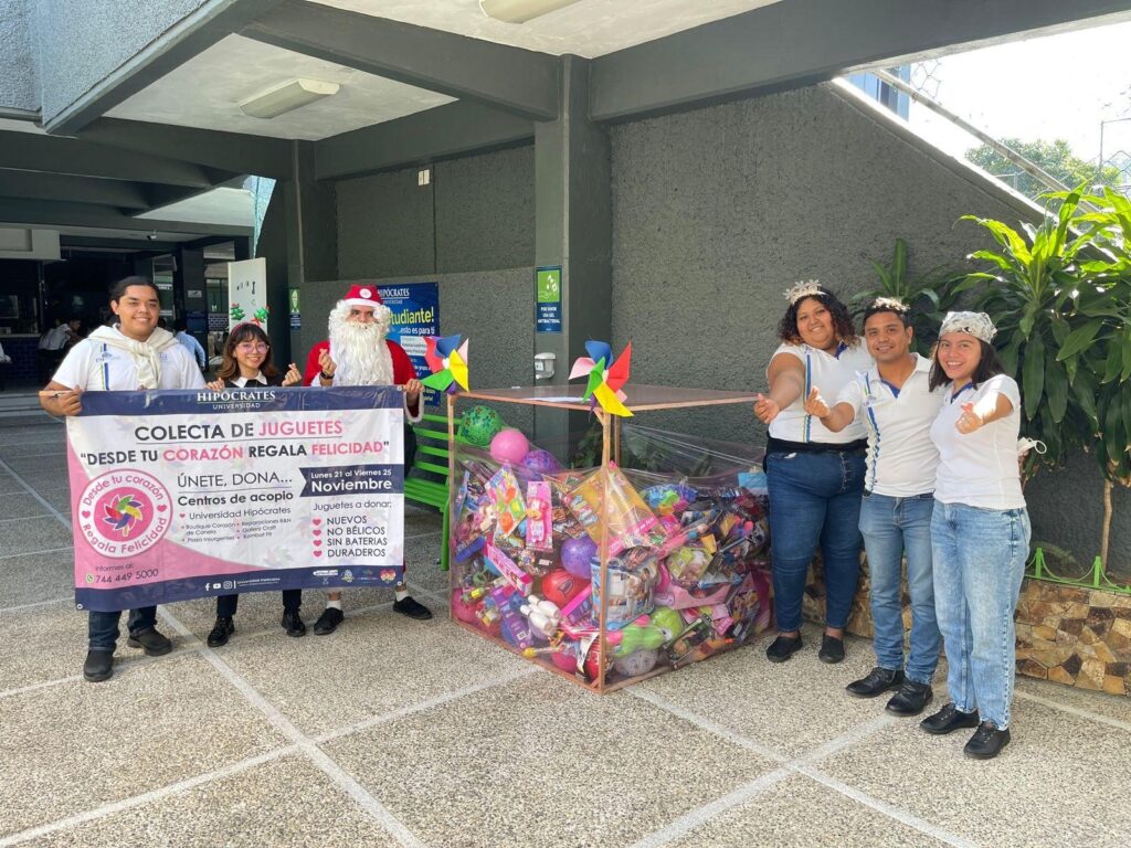 Colecta de juguetes en la Universidad Hipócrates