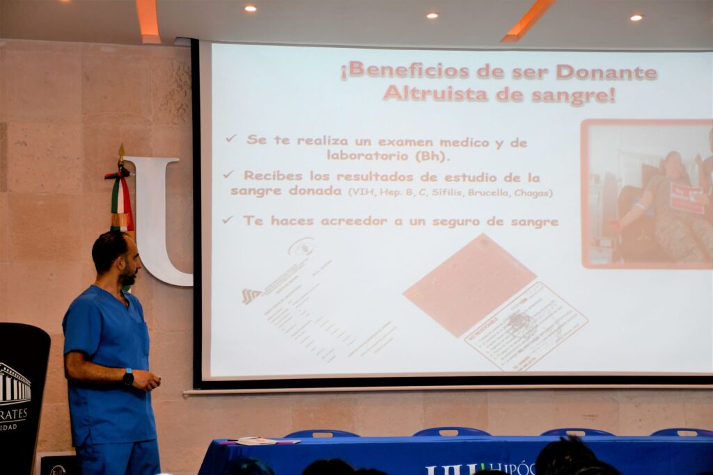 Charla sobre la donación de sangre en Universidad Hipócrates