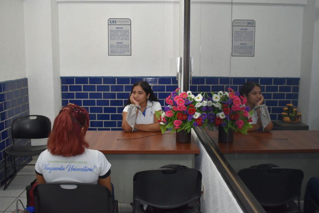Estudiantes de Criminología realizan prácticas en la Universidad Hipócrates