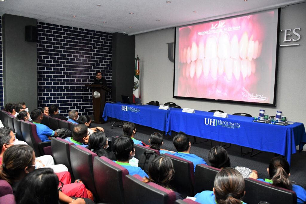 Jornada Académica de la carrera en Odontología en Universidad Hipócrates