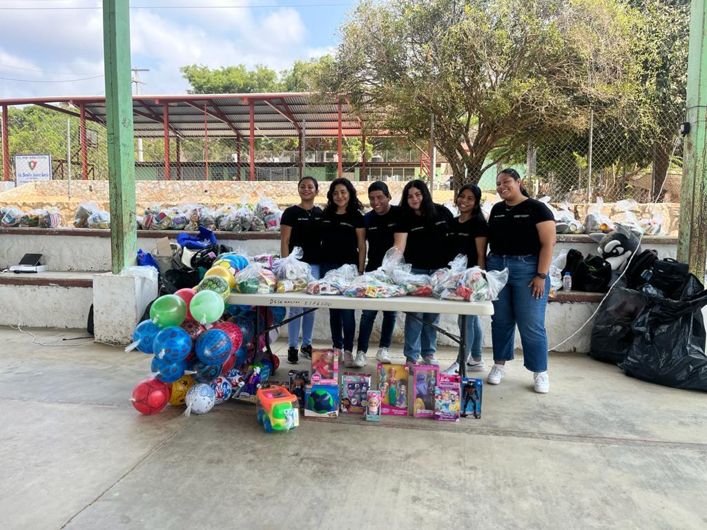 Estudiantes de Medicina realizan brigada en el poblado “El Pelillo”