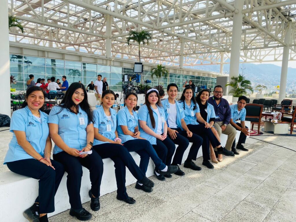Estudiantes de Psicología de la Universidad Hipócrates participan en el programa Diálogos en confianza