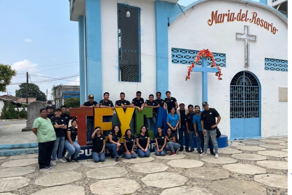 Brigada de los estudiantes de medicina en la comunidad de Texca, Acapulco