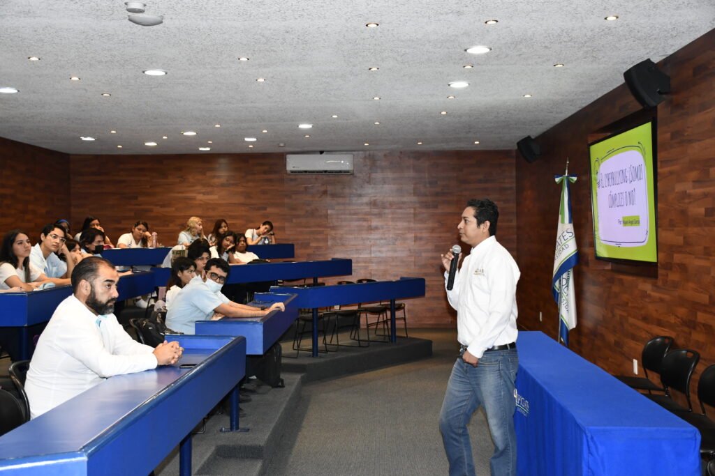 Conferencia sobre el Ciberbullying en la Universidad Hipócrates