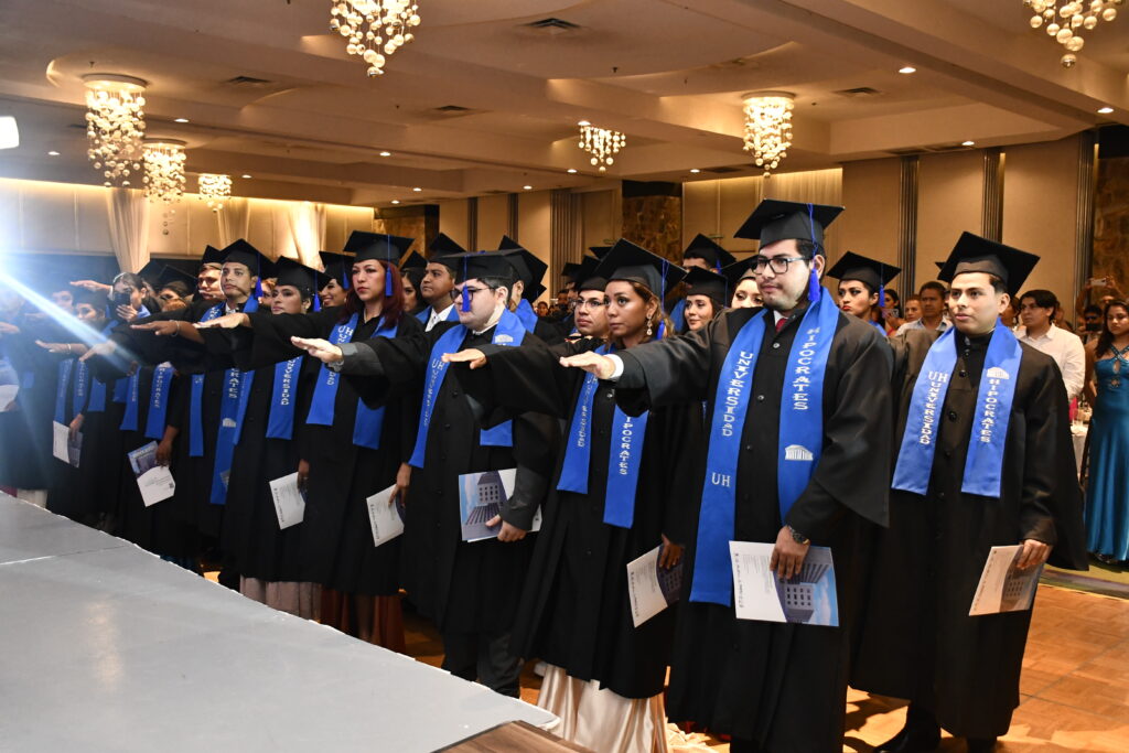 Graduación de Médicos Cirujanos de la Universidad Hipócrates 2019 -2023