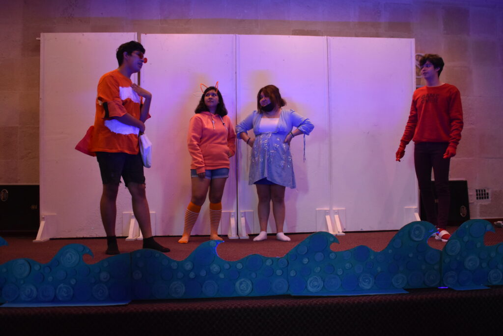 Estudiantes de la Universidad Hipócrates en Taller de Creación Escénica