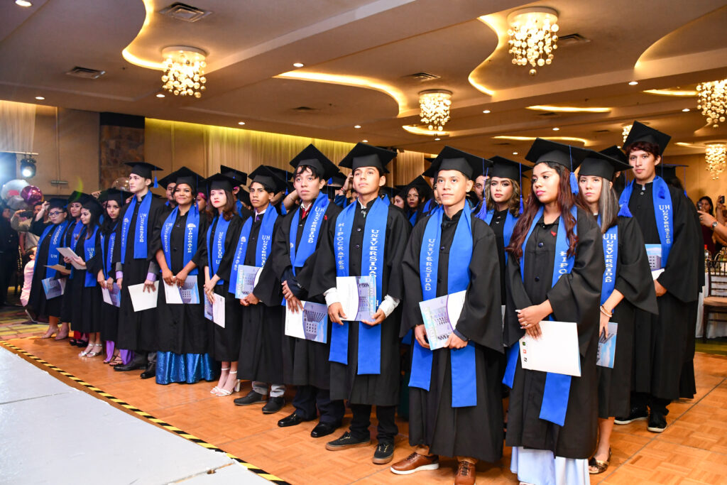 Graduación de la preparatoria Hipócrates 2021 - 2023