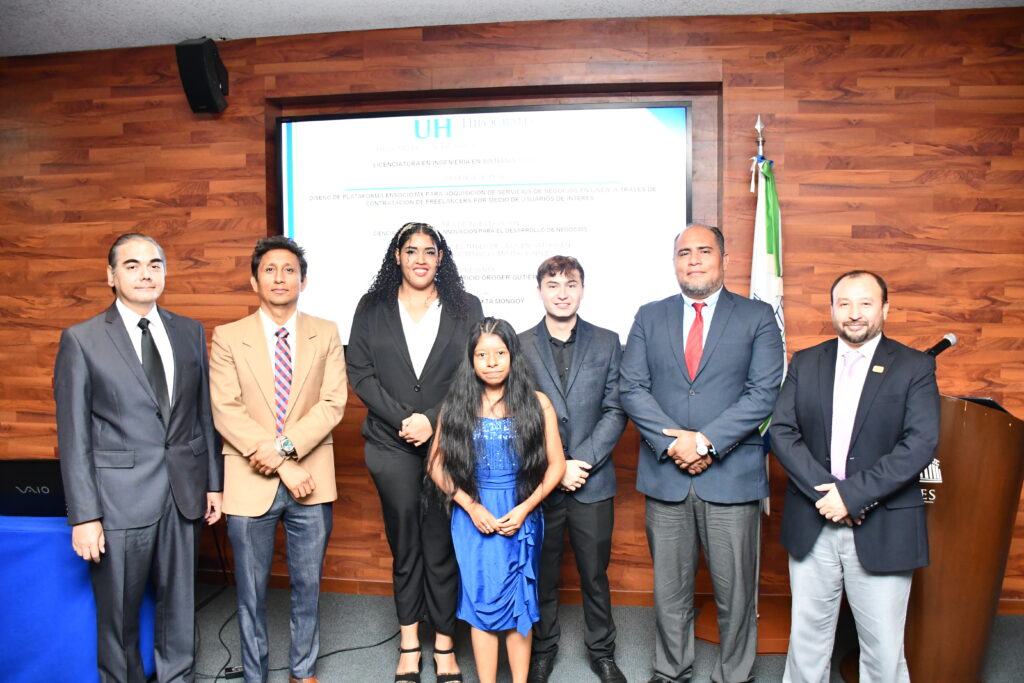 Estudiantes de la carrera de Sistemas Computacionales, presentan tesis