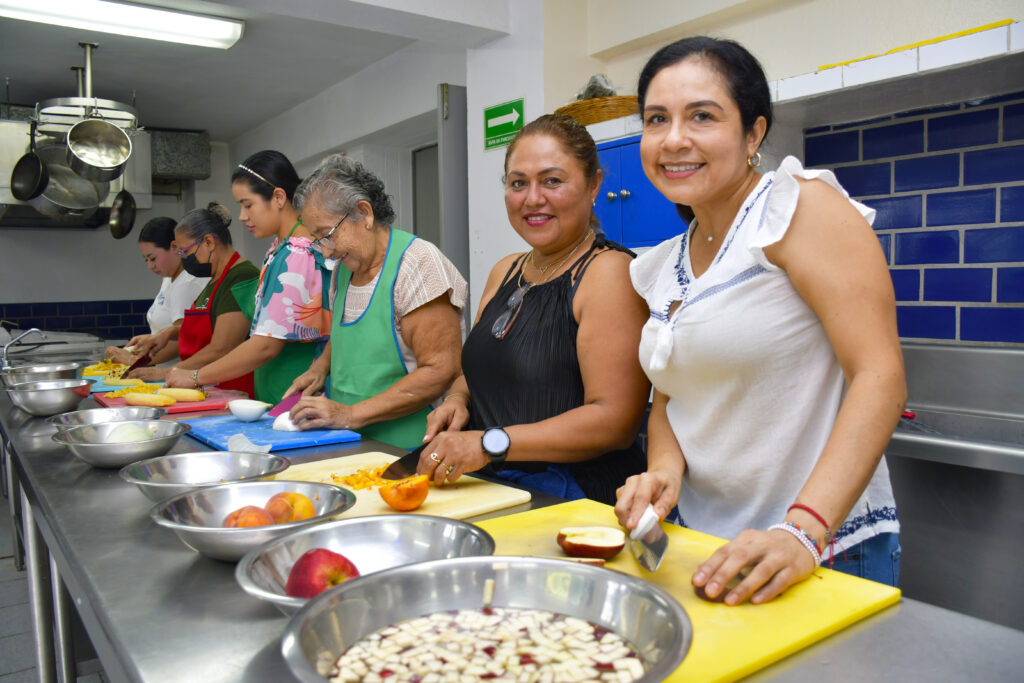 Taller de Chiles en Nogada en la Universidad Hipócrates