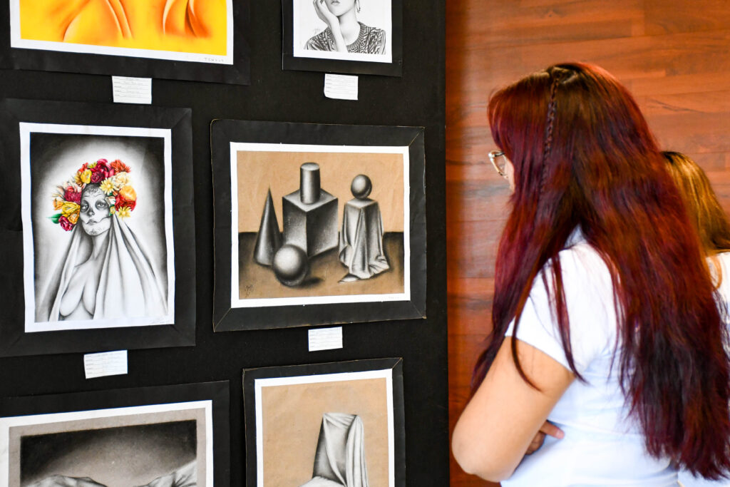 La Universidad Hipócrates sede de la exposición "Procesos Elementales"