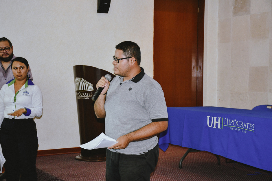 Estudiantes de la Universidad Hipócrates Apoyan a los afectados por el Huracán Otis