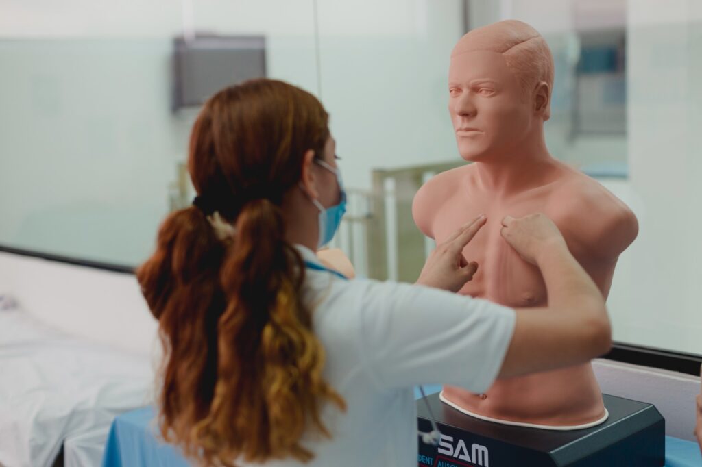 Egresados de la Universidad Hipócrates de la licenciatura de médico cirujano aprobaron el examen nacional de residencias