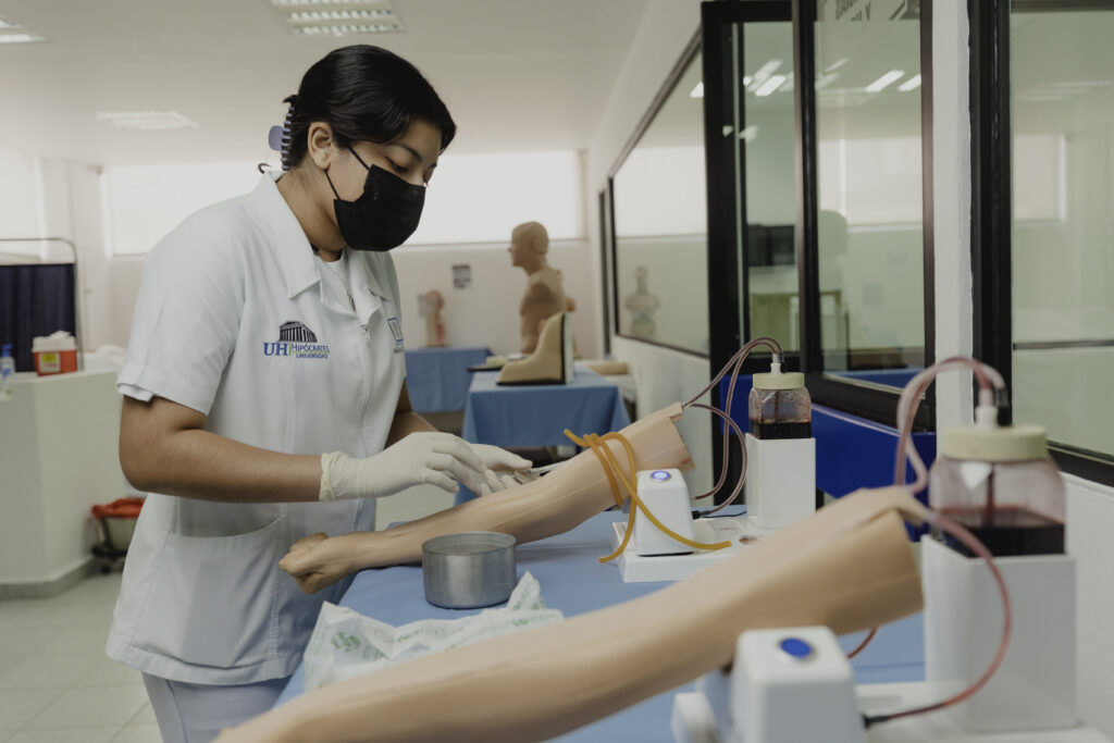 La universidad Hipócrates fomenta las actividades extracurriculares.