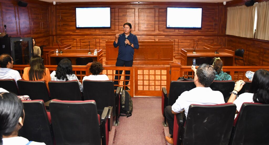 Conferencia en la Jornada de contaduría y administración