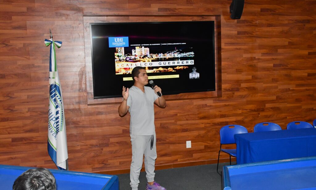 Alumnos de la licenciatura en Odontología organizaron una sesión titulada "Rehabilitación Oral Adhesiva bajo el Flujo Digital"
