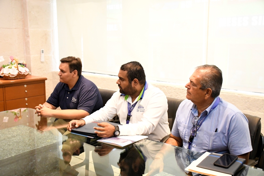 Firma de convenio de colaboración entre la Universidad Hipócrates y el ...