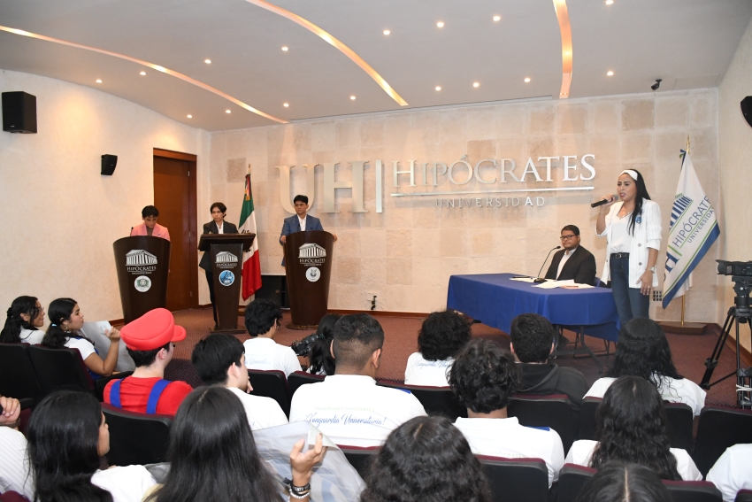 La Preparatoria Hipócrates fomenta la democracia a través de un debate estudiantil.