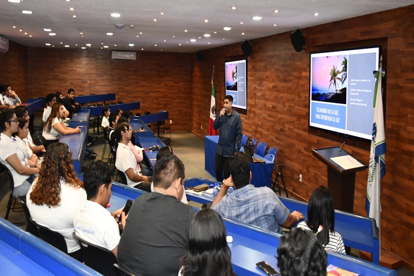 Se llevó a cabo la 14ª semana de la comunicación: "La Comunicación y el Marketing".