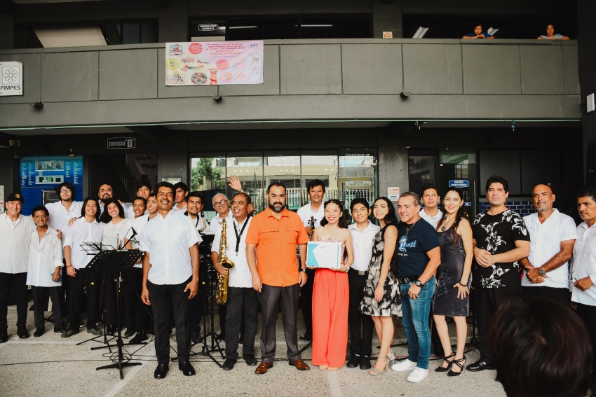 Orquesta Estudiantil en la Universidad Hipócrates