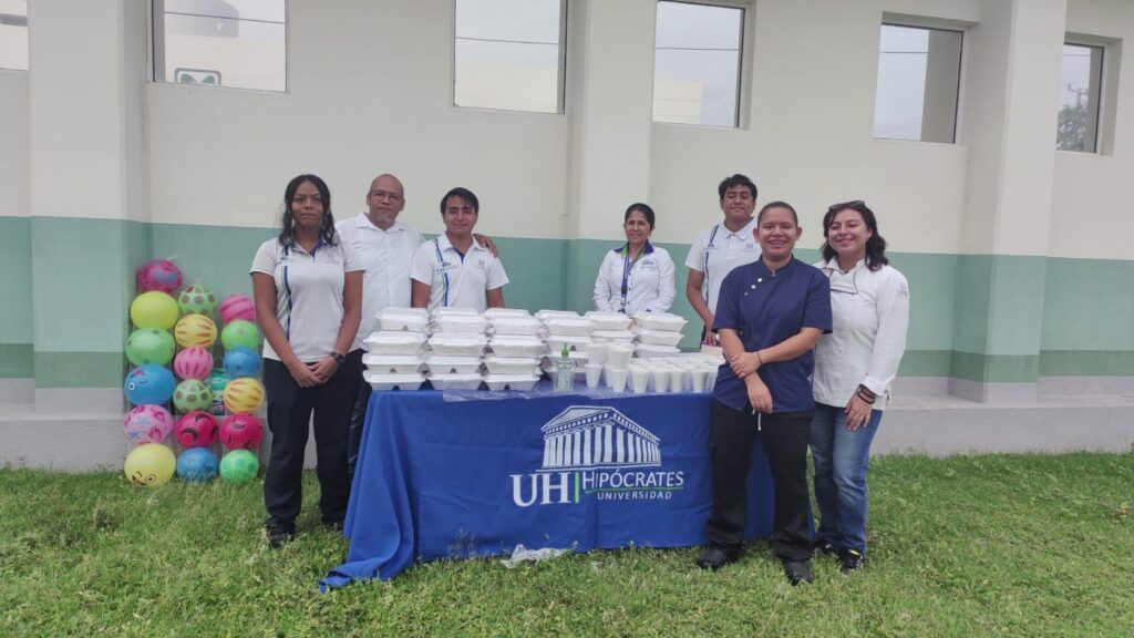 Entrega de alimentos calientes en el hospital Donato G. Alarcón