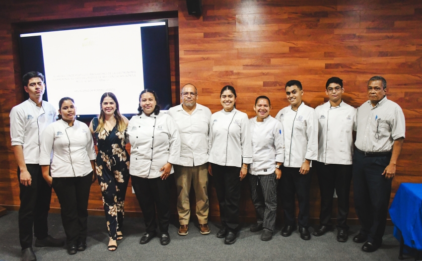 Presentación de protocolos en la licenciatura en Gastronomía