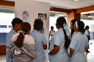 Exposición colectiva con titulo "Pinceladas Cromáticas"