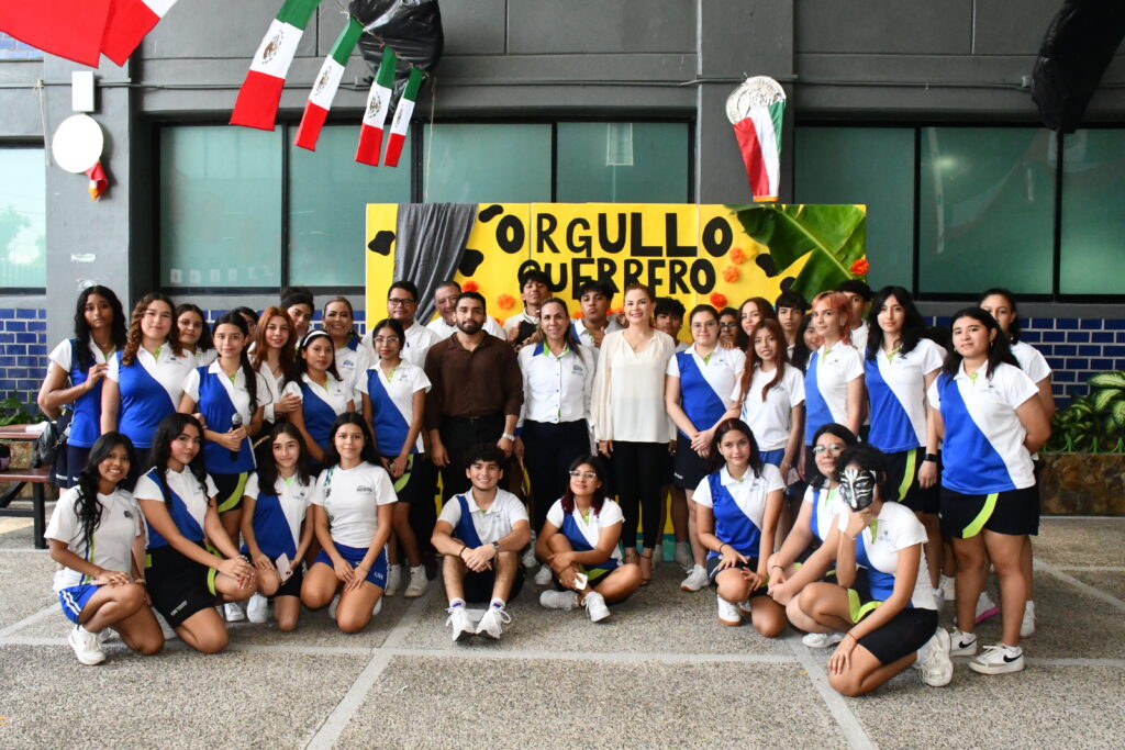 Presentación de un mosaico de cultural de Guerrero