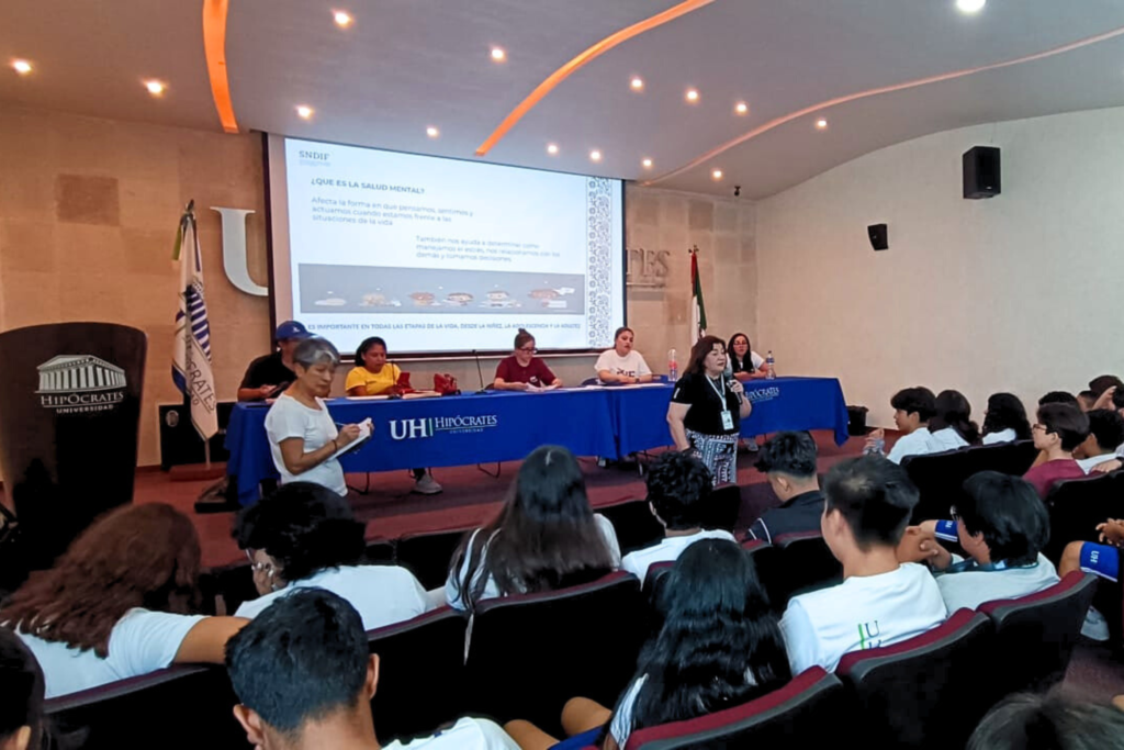 Conferencia por parte de la SNDIF a estudiantes de preparatoria