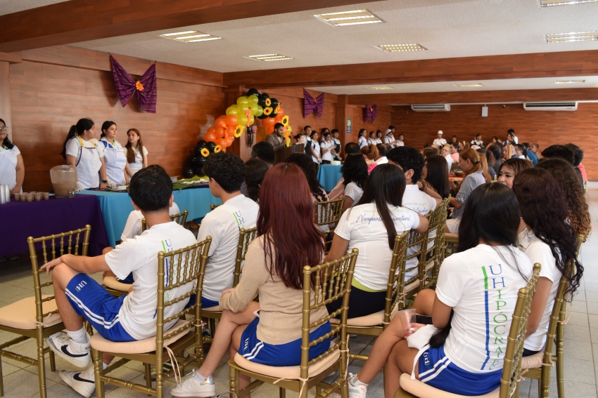 Festiva gastronómico en preparatoria Hipócrates