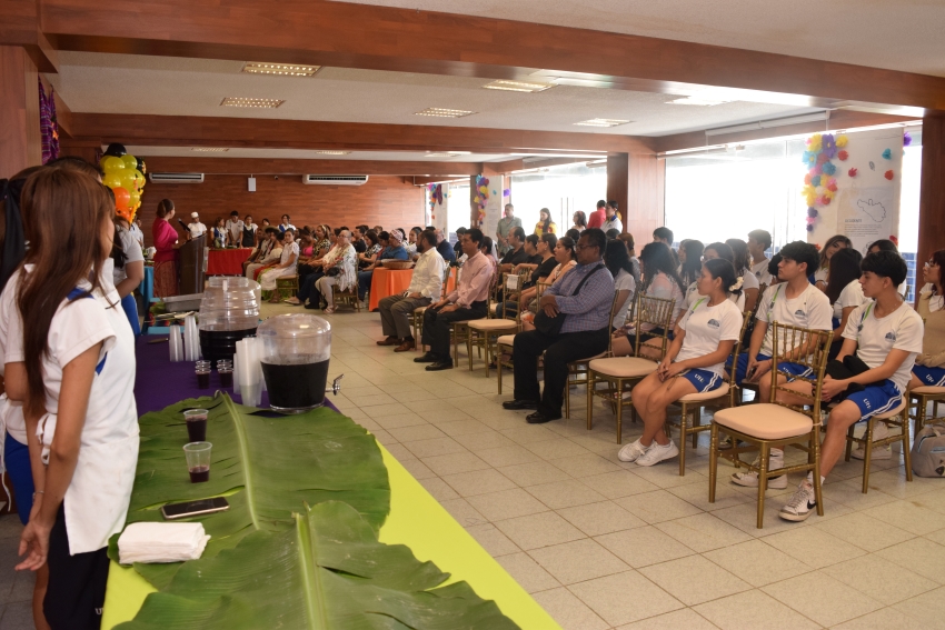 Festiva gastronómico en preparatoria Hipócrates