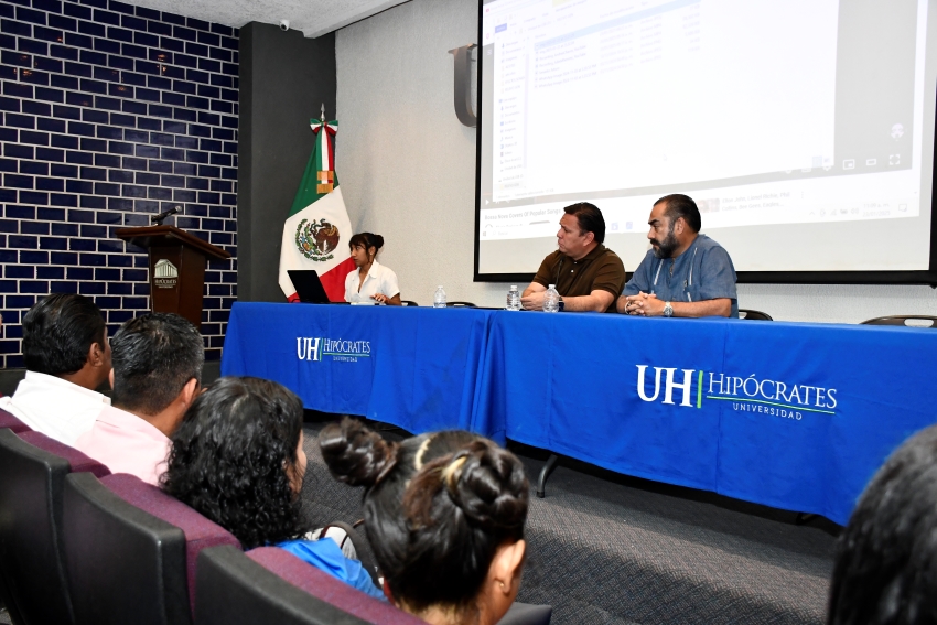 Impartición de conferencia en Universidad Hipócrates