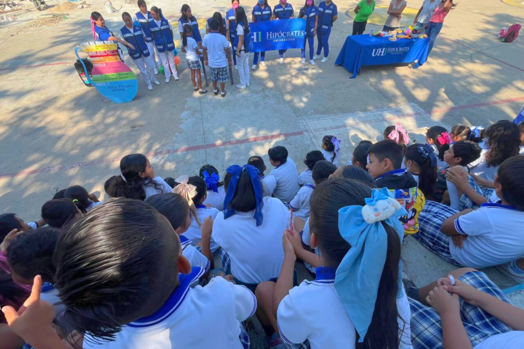 Brigada en odontología nutricional en la primaria Nezahualcóyotl